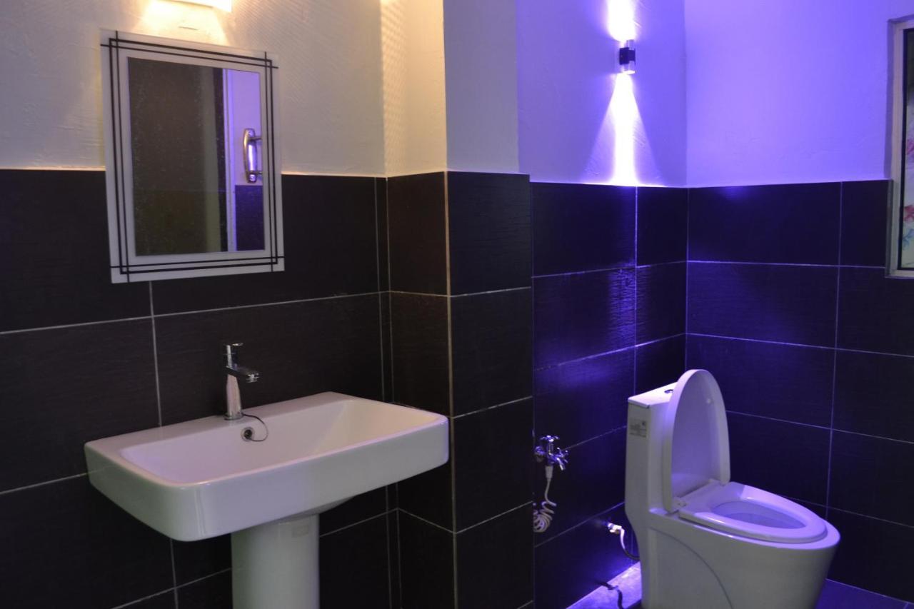 Pine Hotel Batu Gajah Zewnętrze zdjęcie