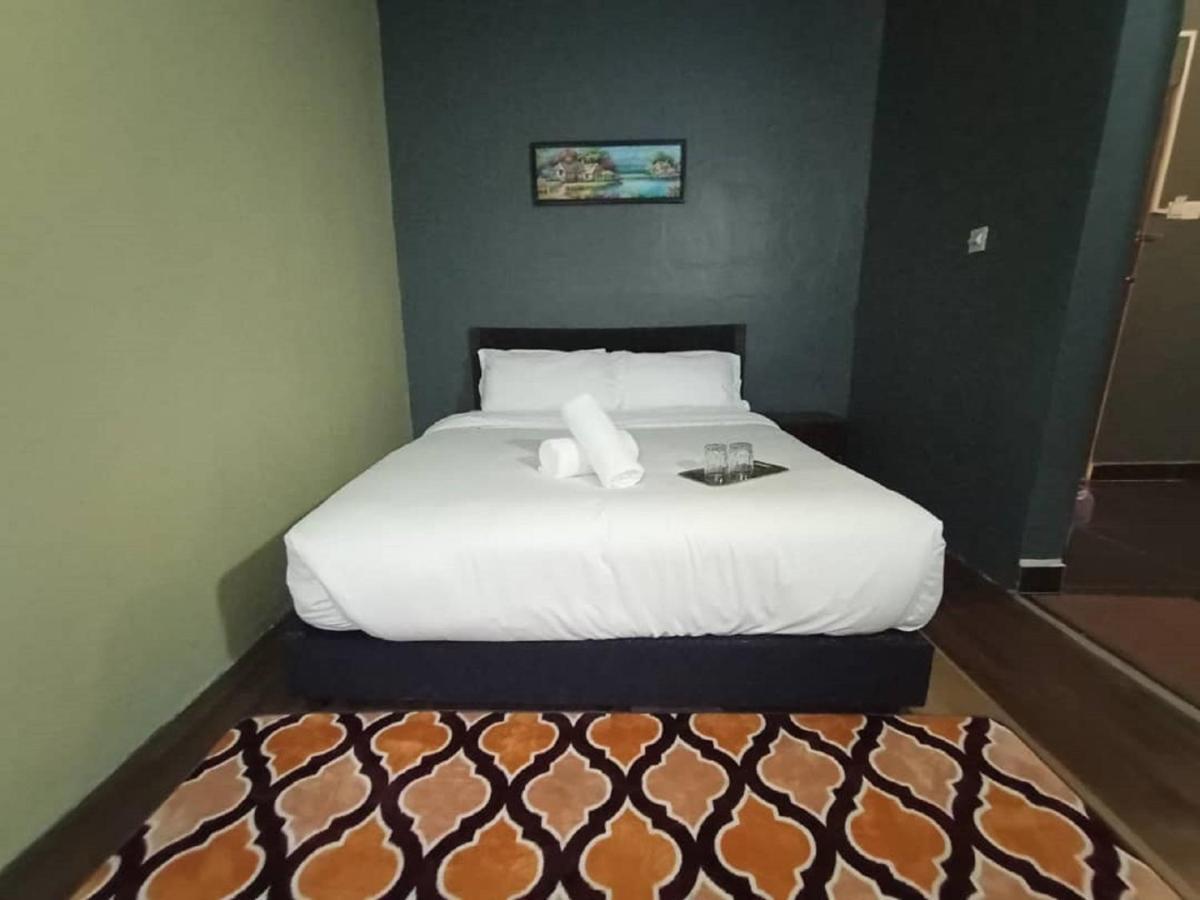 Pine Hotel Batu Gajah Zewnętrze zdjęcie