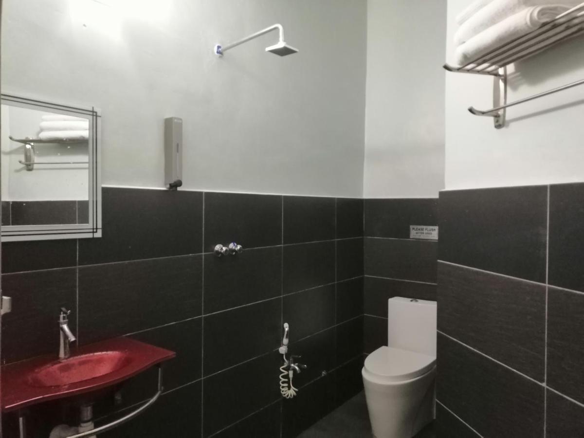 Pine Hotel Batu Gajah Zewnętrze zdjęcie